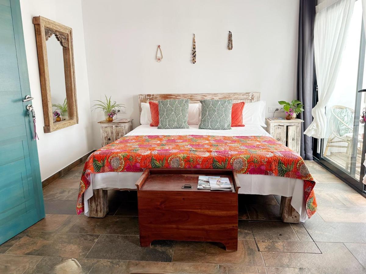 One Thousand Waves Bed & Breakfast Moraira Bagian luar foto